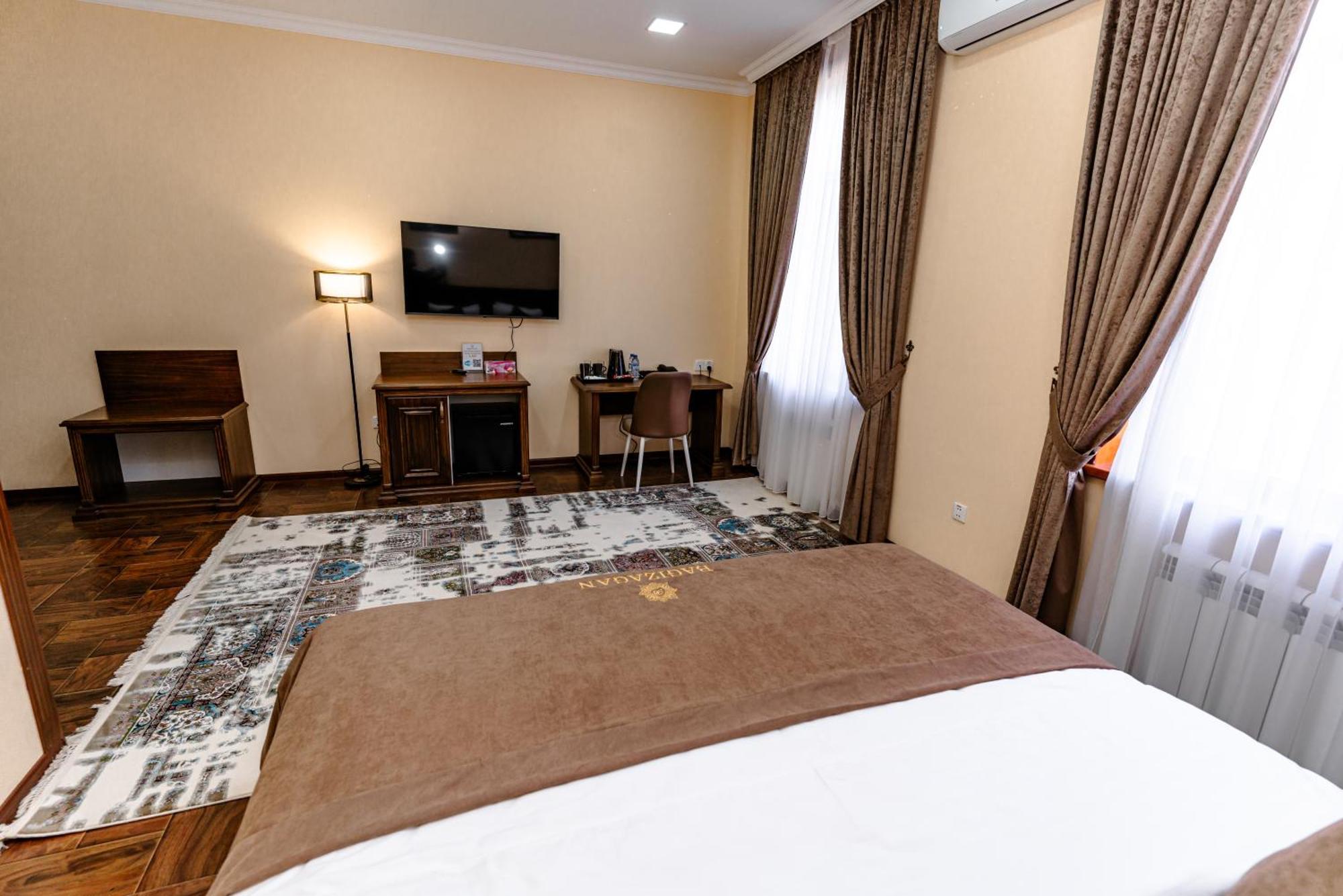 Bagizagan Hotel Самарканд Екстериор снимка